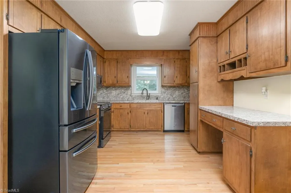 914 Ferndale Drive Thomasville, NC 27360