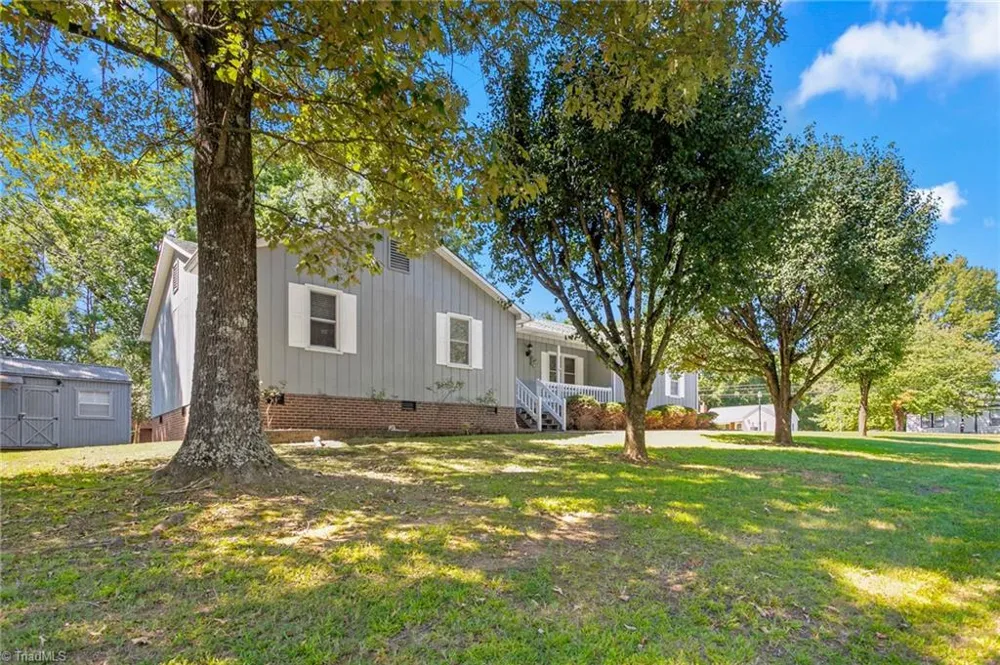 914 Ferndale Drive Thomasville, NC 27360