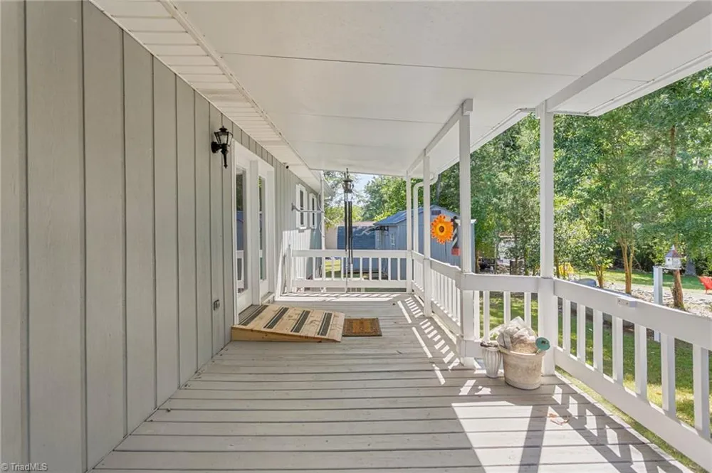 914 Ferndale Drive Thomasville, NC 27360