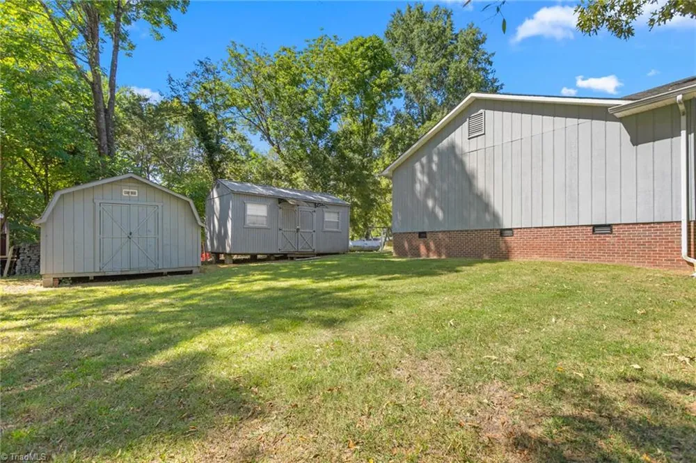 914 Ferndale Drive Thomasville, NC 27360