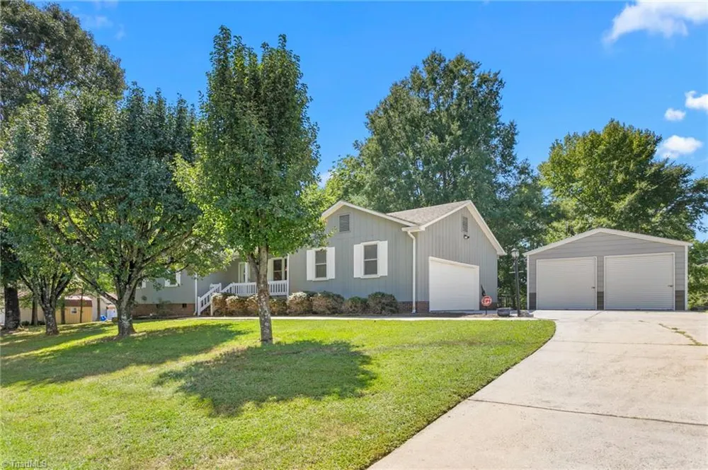914 Ferndale Drive Thomasville, NC 27360