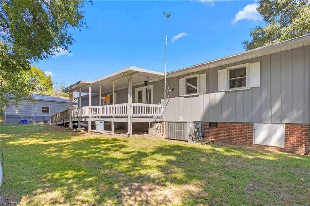 914 Ferndale Drive Thomasville, NC 27360