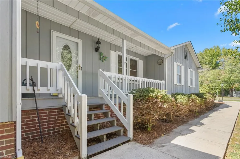 914 Ferndale Drive Thomasville, NC 27360