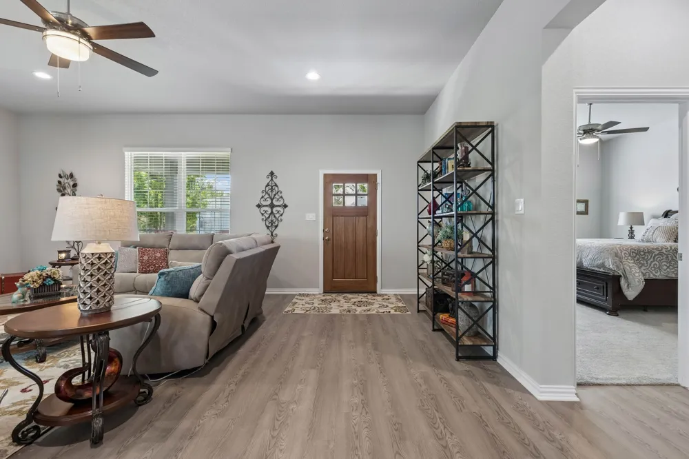 208 W 6th Street Justin, TX 76247