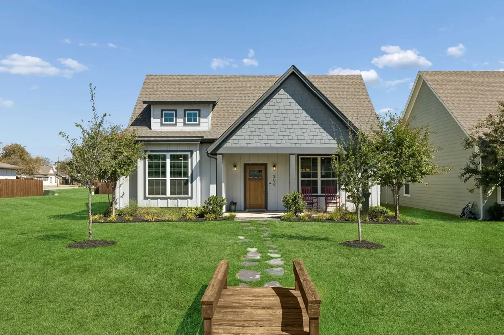 208 W 6th Street Justin, TX 76247