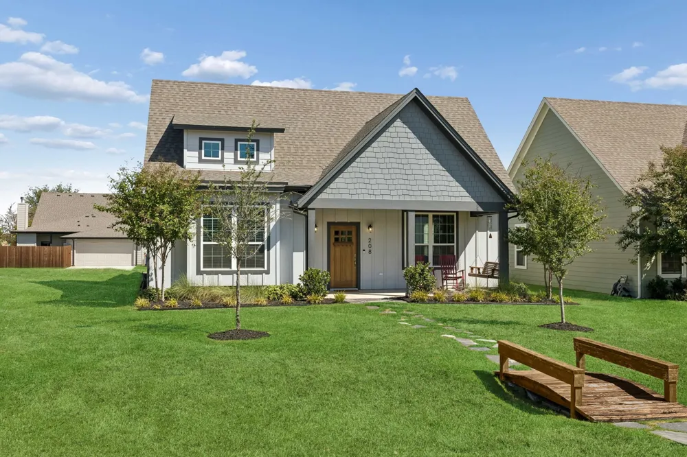 208 W 6th Street Justin, TX 76247