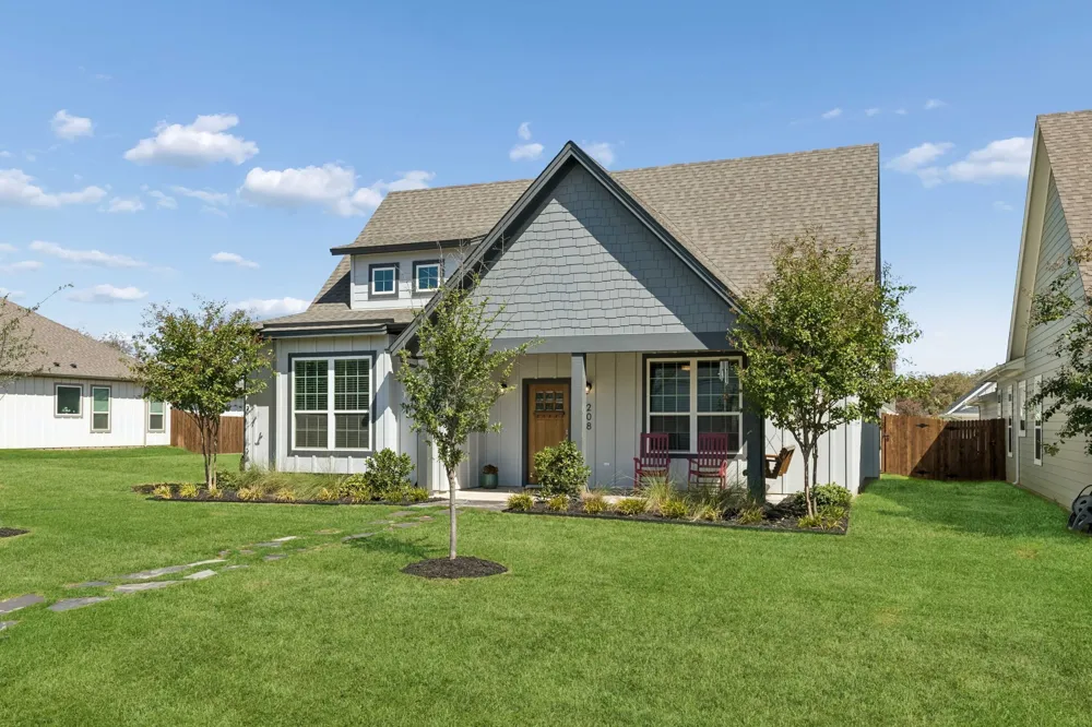 208 W 6th Street Justin, TX 76247