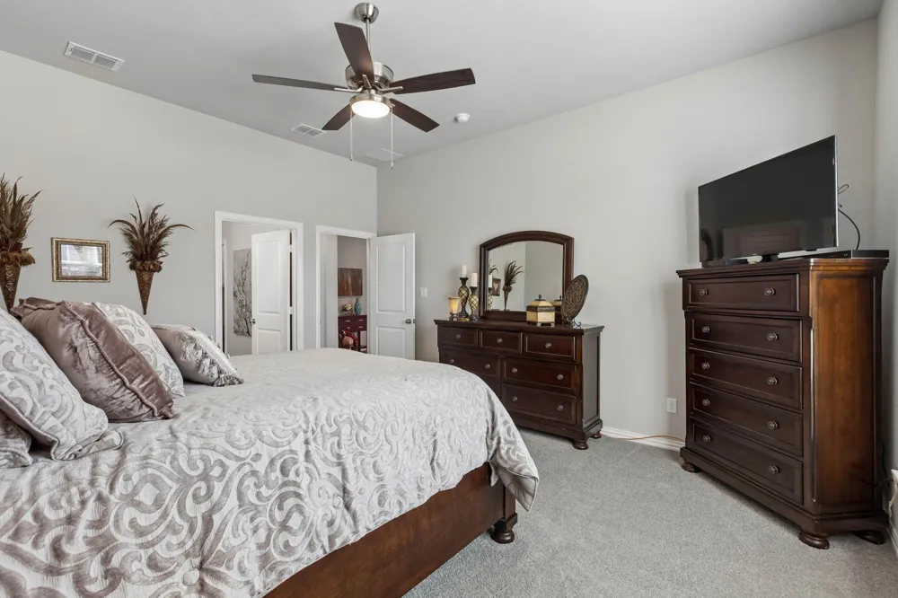 208 W 6th Street Justin, TX 76247