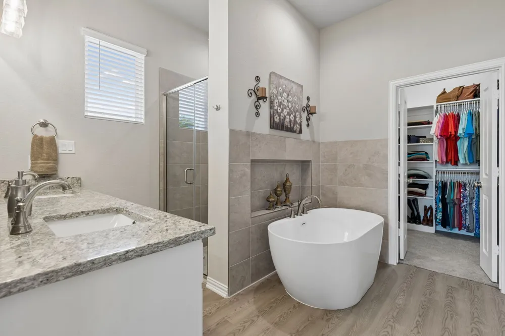 208 W 6th Street Justin, TX 76247