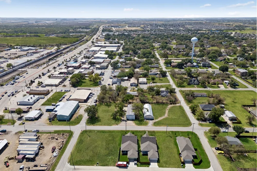 208 W 6th Street Justin, TX 76247