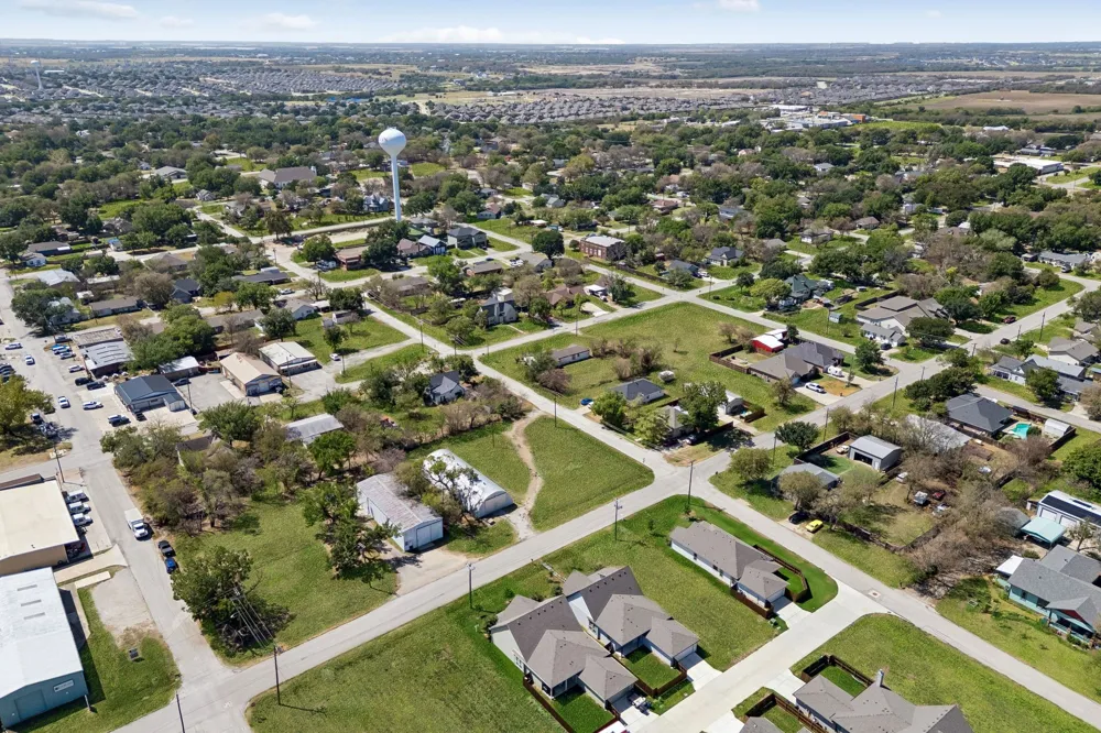 208 W 6th Street Justin, TX 76247