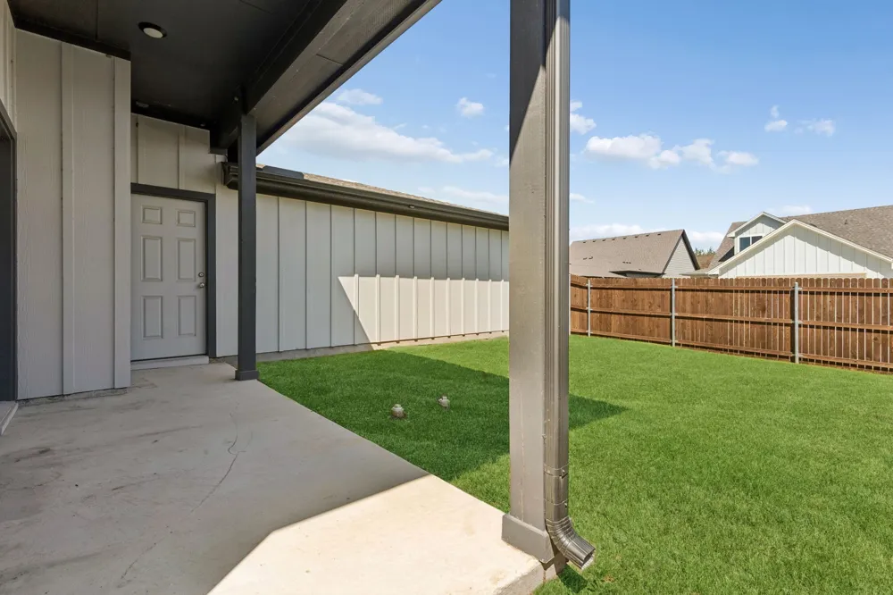 208 W 6th Street Justin, TX 76247