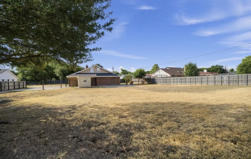 110 Kingsbury Way Hewitt, TX 76643