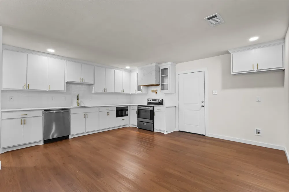513 E Union Bower Road Irving, TX 75061