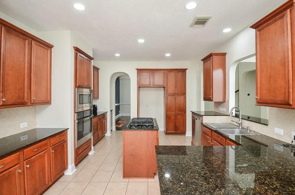 2735 Driftwood Drive Manvel, TX 77578