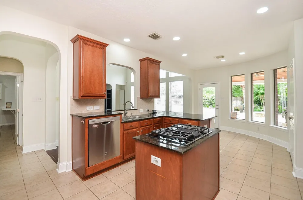 2735 Driftwood Drive Manvel, TX 77578