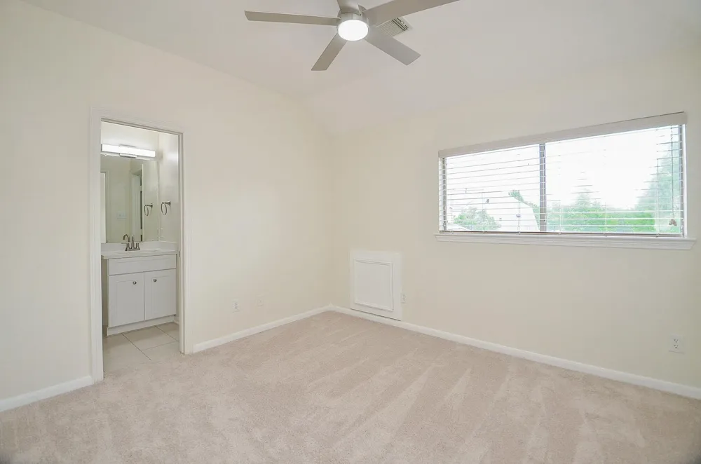 2735 Driftwood Drive Manvel, TX 77578