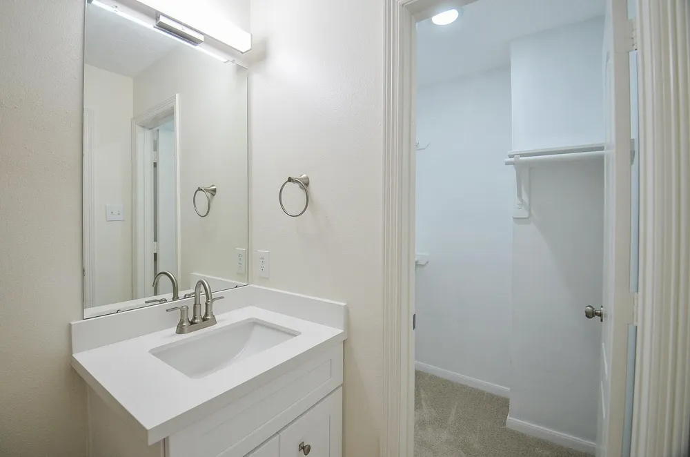 2735 Driftwood Drive Manvel, TX 77578