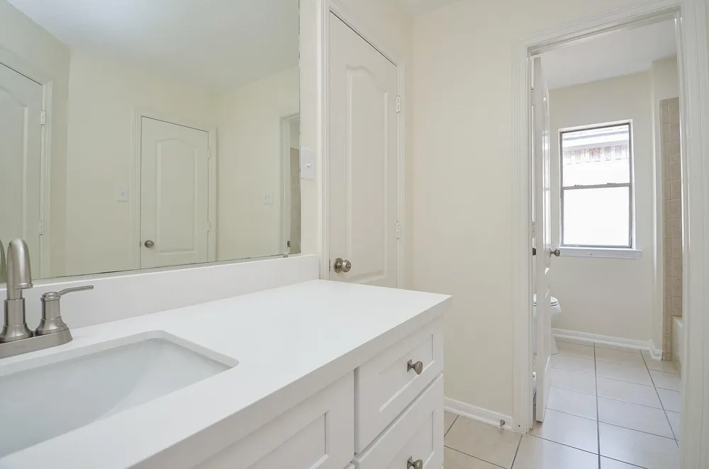 2735 Driftwood Drive Manvel, TX 77578