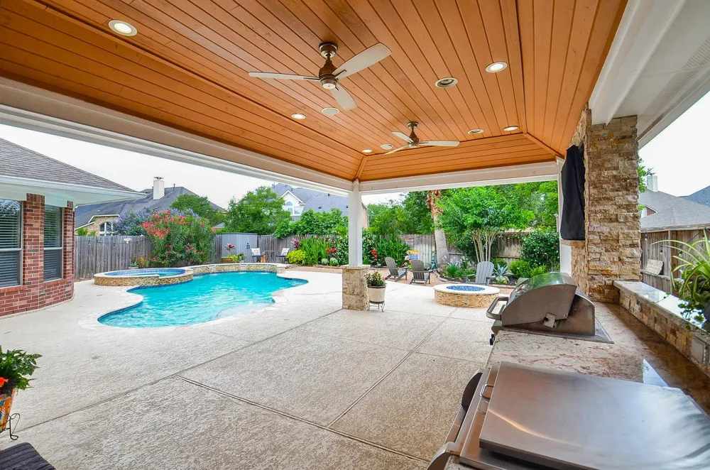 2735 Driftwood Drive Manvel, TX 77578