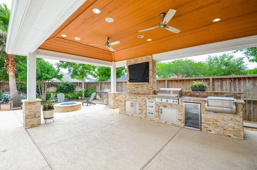 2735 Driftwood Drive Manvel, TX 77578