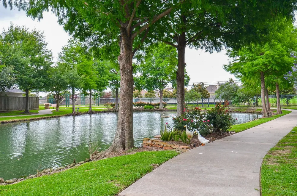 2735 Driftwood Drive Manvel, TX 77578