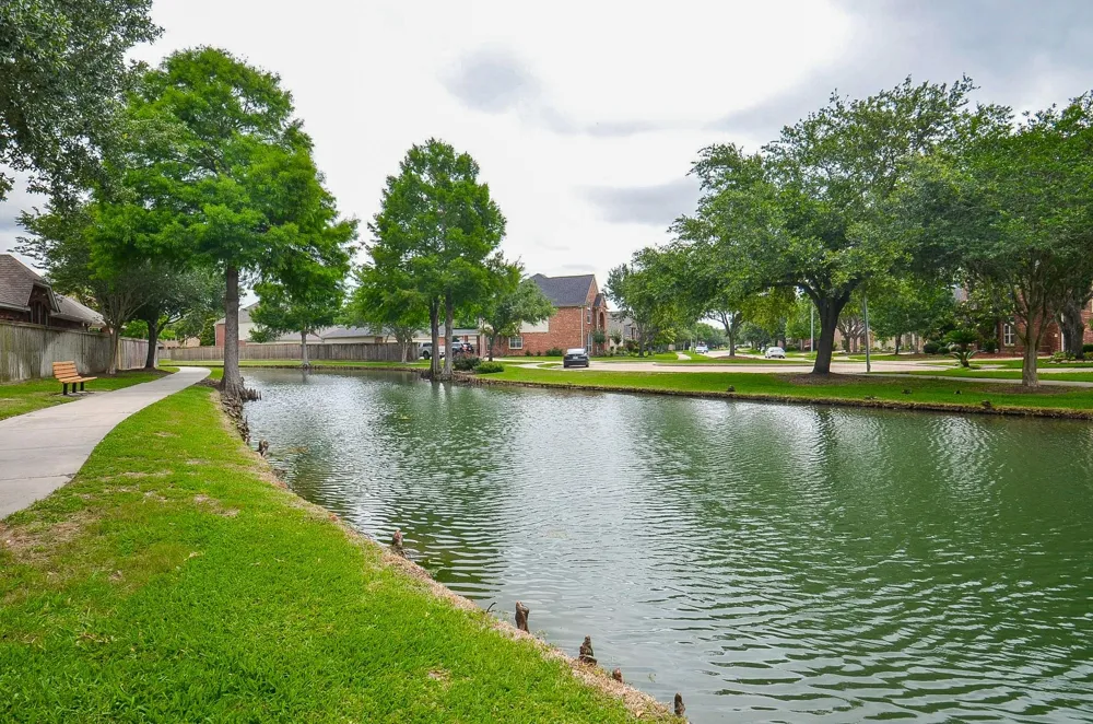 2735 Driftwood Drive Manvel, TX 77578