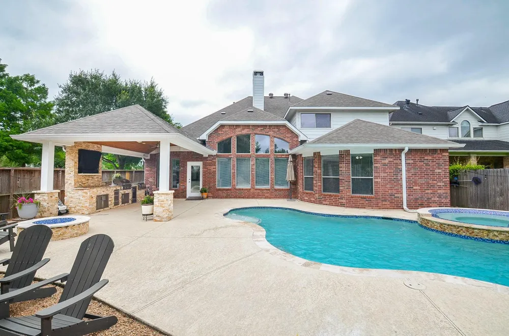 2735 Driftwood Drive Manvel, TX 77578