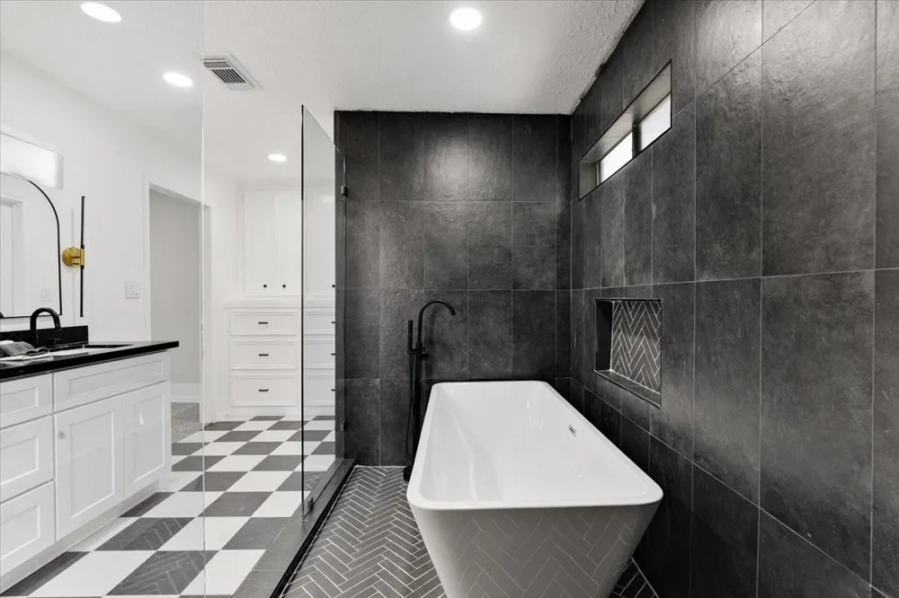 3815 Plum Hollow Drive Houston, TX 77059