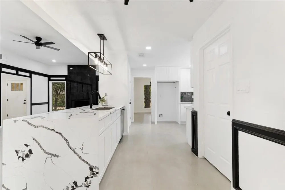 3815 Plum Hollow Drive Houston, TX 77059