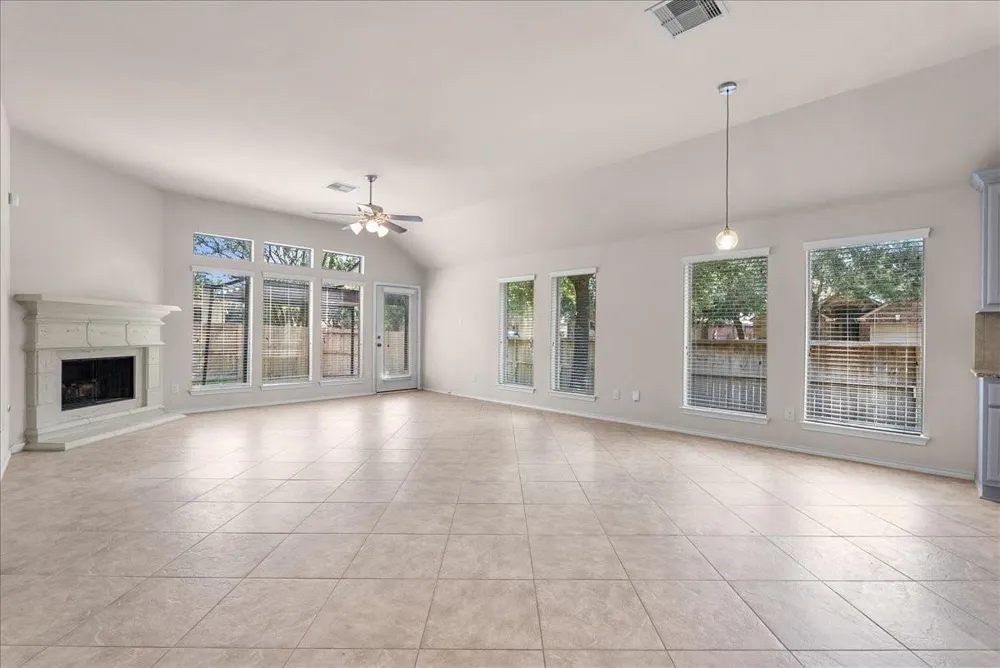 2805 Enchanted Lake Drive Pearland, TX 77584