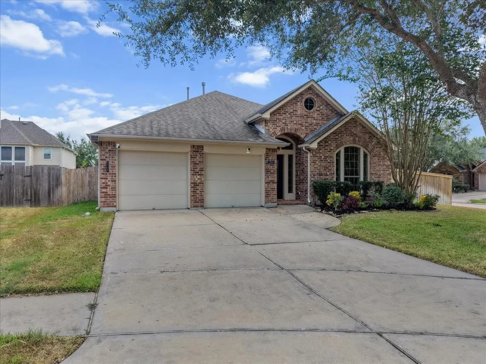 2805 Enchanted Lake Drive Pearland, TX 77584