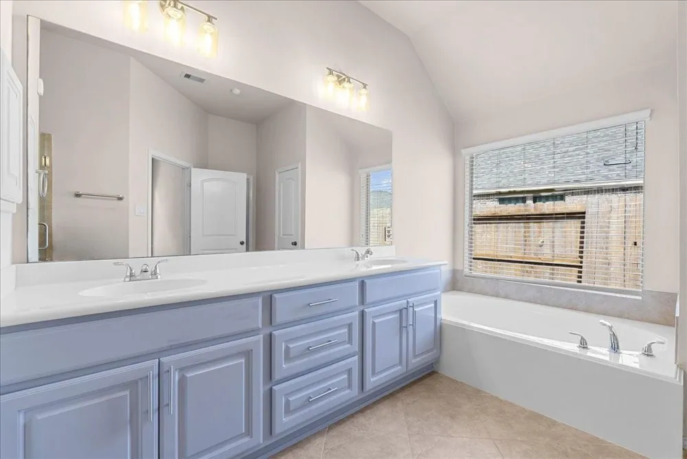 2805 Enchanted Lake Drive Pearland, TX 77584