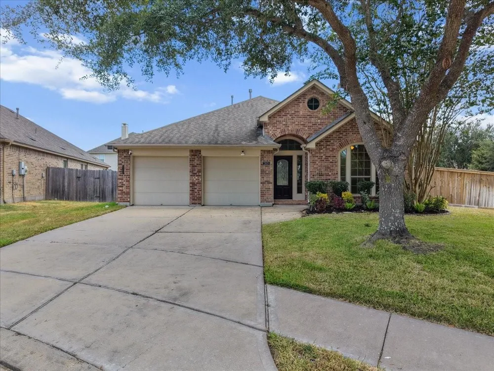 2805 Enchanted Lake Drive Pearland, TX 77584