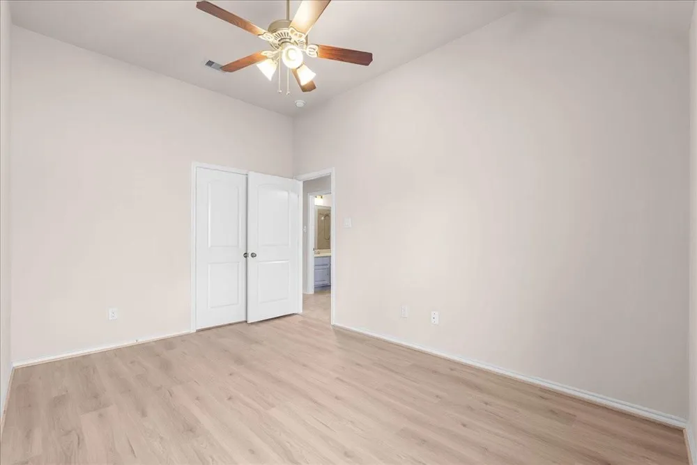 2805 Enchanted Lake Drive Pearland, TX 77584