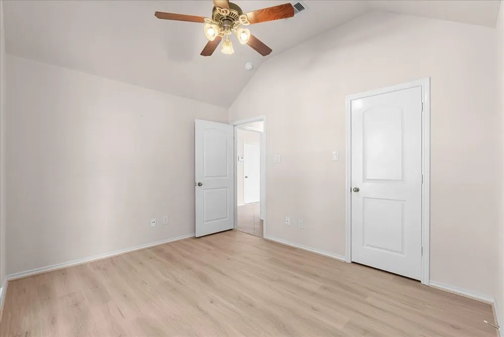 2805 Enchanted Lake Drive Pearland, TX 77584