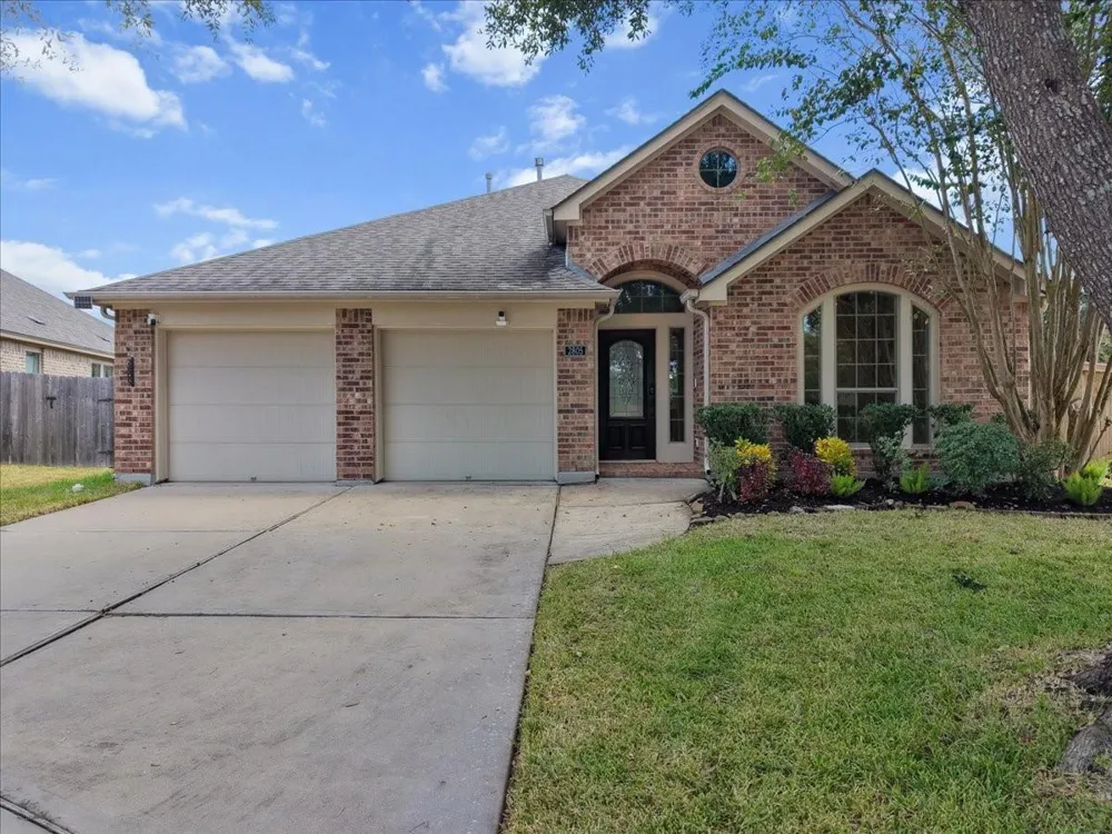 2805 Enchanted Lake Drive Pearland, TX 77584
