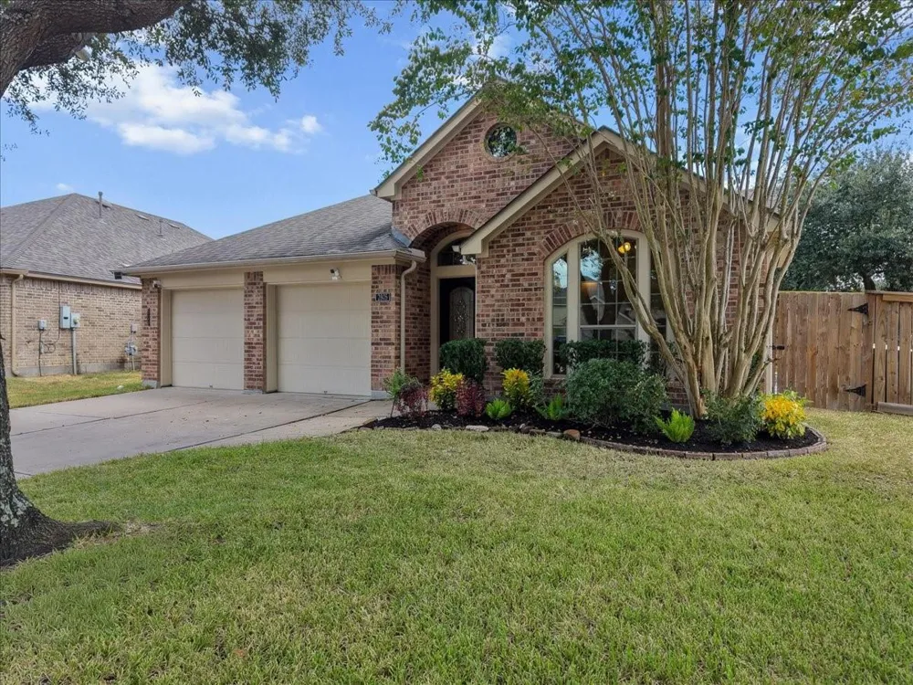 2805 Enchanted Lake Drive Pearland, TX 77584