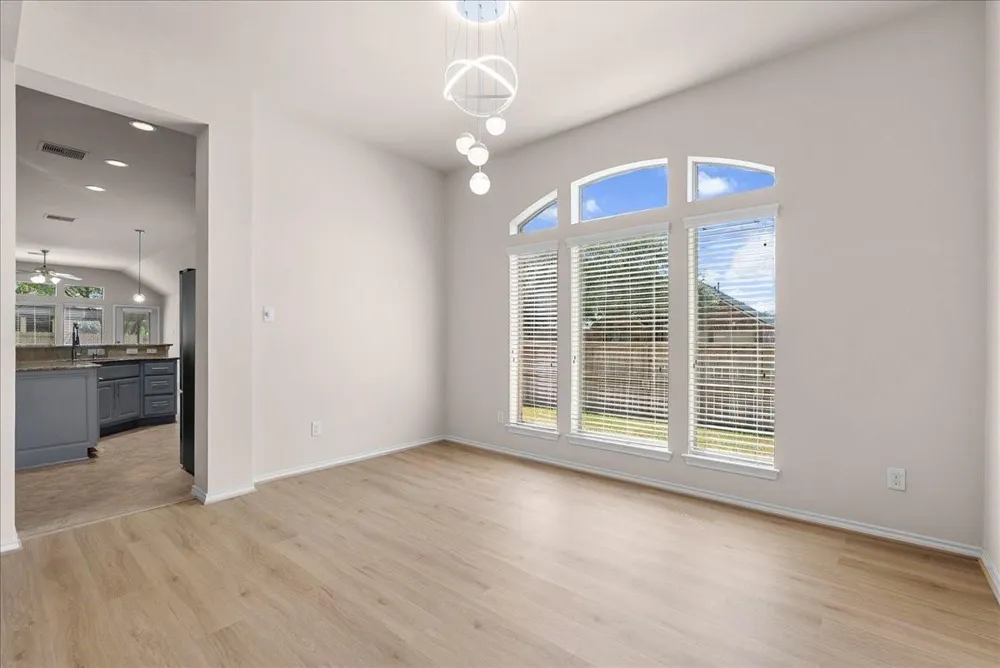 2805 Enchanted Lake Drive Pearland, TX 77584