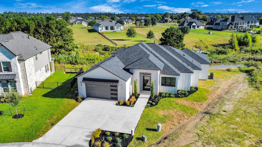 299 Peninsula Point Drive Montgomery, TX 77356