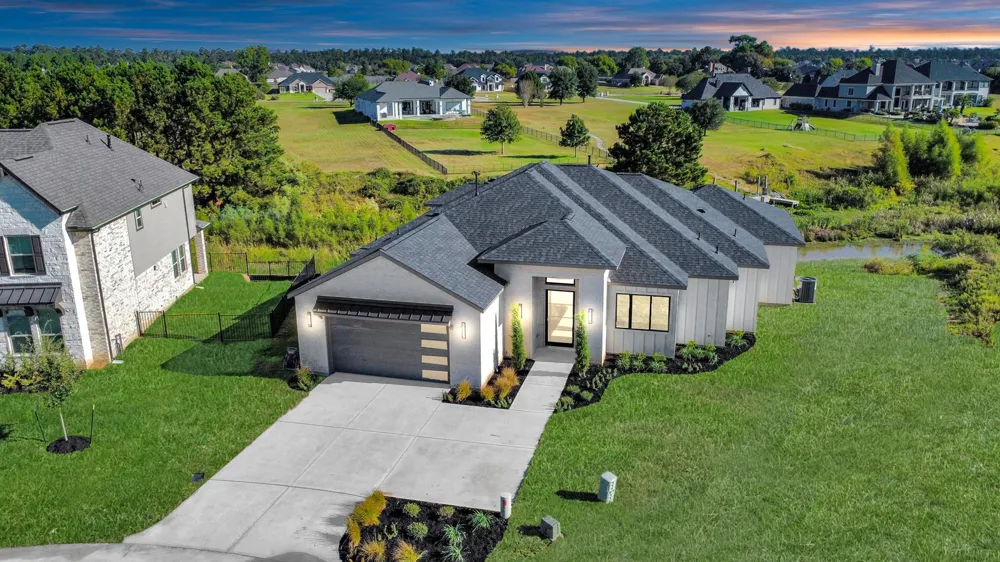 299 Peninsula Point Drive Montgomery, TX 77356