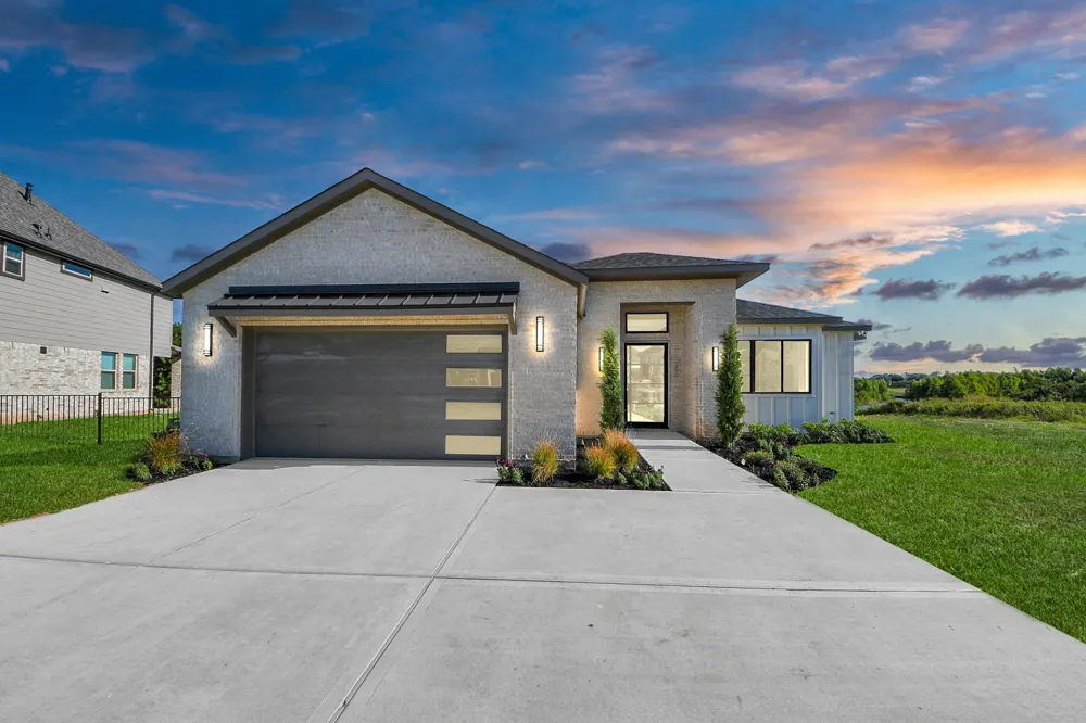 299 Peninsula Point Drive Montgomery, TX 77356