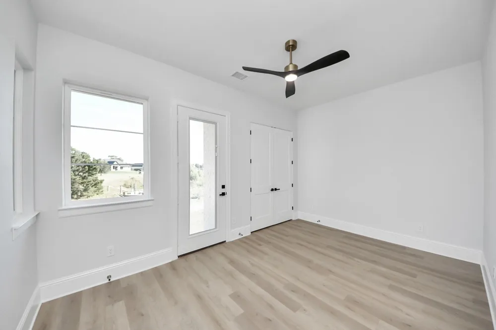 299 Peninsula Point Drive Montgomery, TX 77356