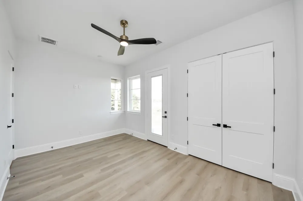 299 Peninsula Point Drive Montgomery, TX 77356