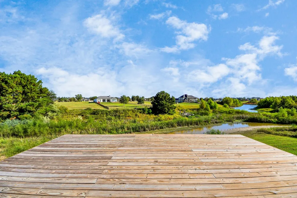 299 Peninsula Point Drive Montgomery, TX 77356