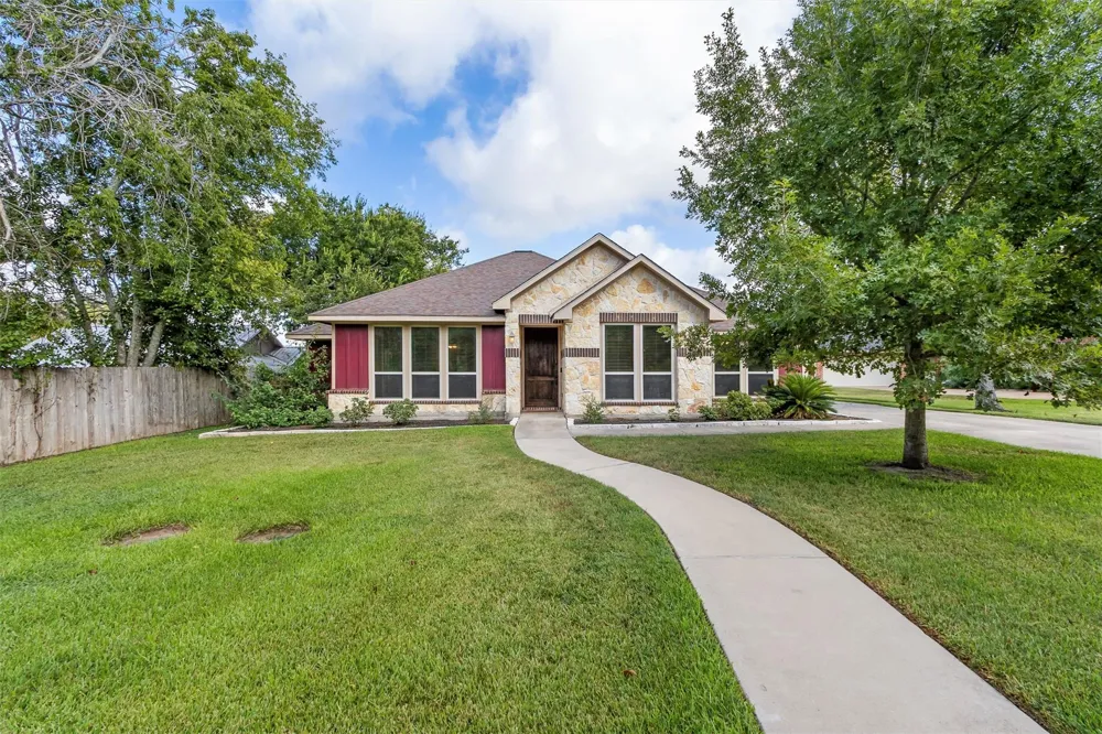 1519 Felder Street Navasota, TX 77868