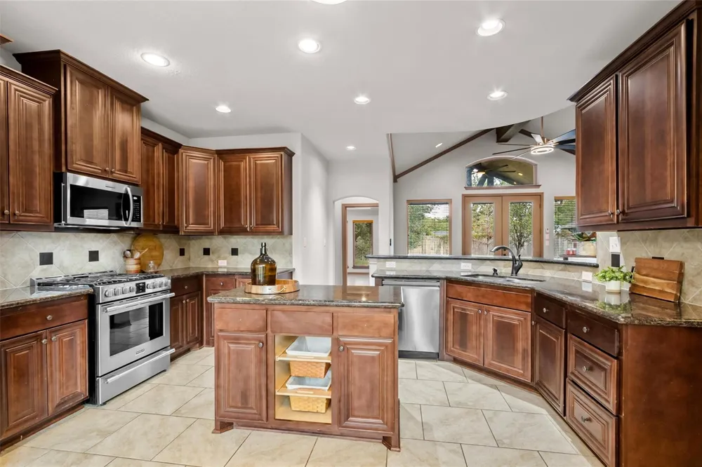 1519 Felder Street Navasota, TX 77868