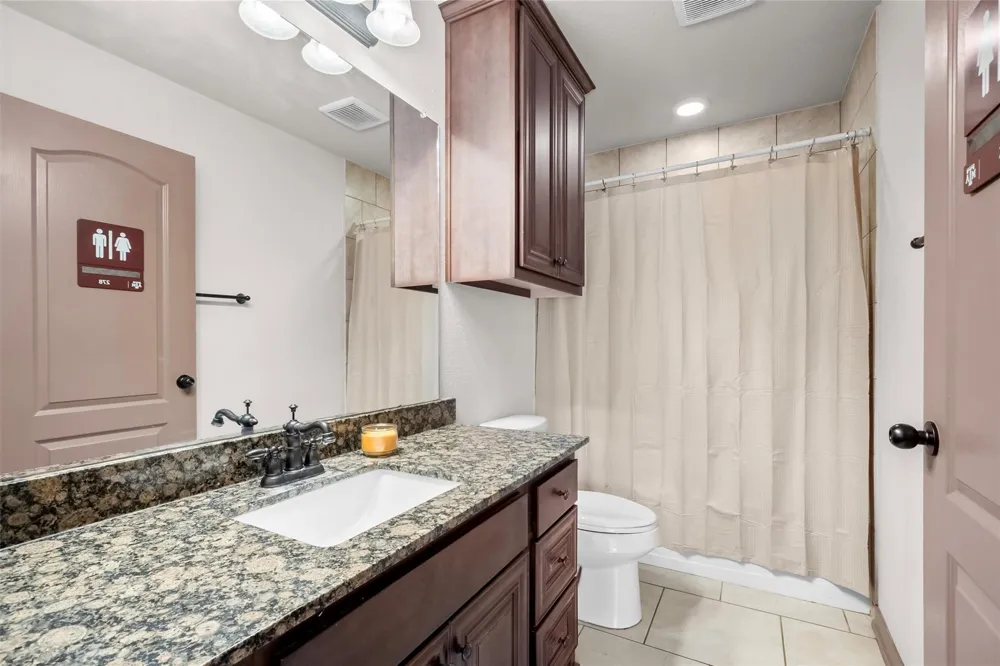 1519 Felder Street Navasota, TX 77868