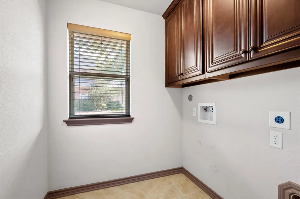 1519 Felder Street Navasota, TX 77868