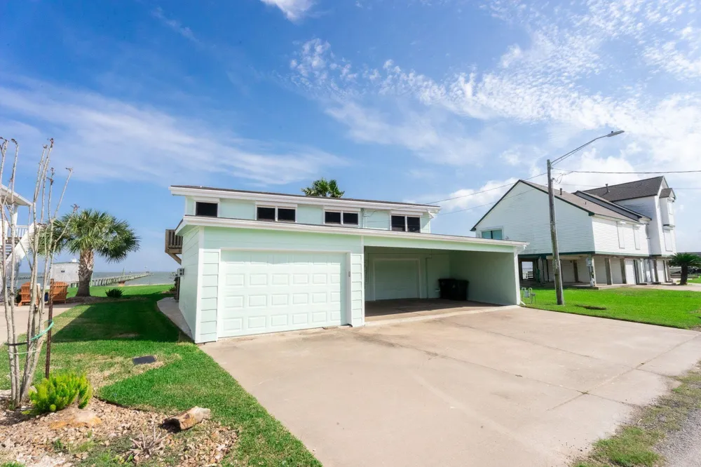 1417 8th Street Dickinson, TX 77539